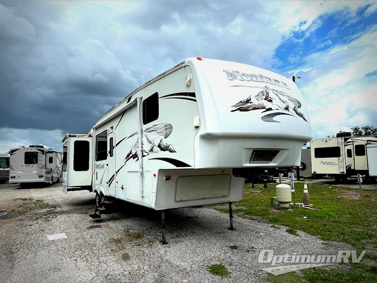 2007 Keystone Montana 3500RL RV Photo 1
