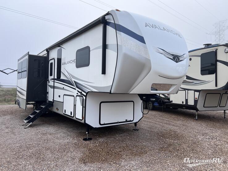 2022 Keystone Avalanche 378BH RV Photo 1