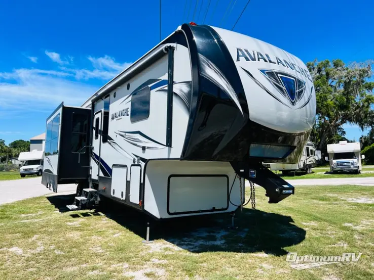 2018 Keystone Avalanche 320RS RV Photo 1