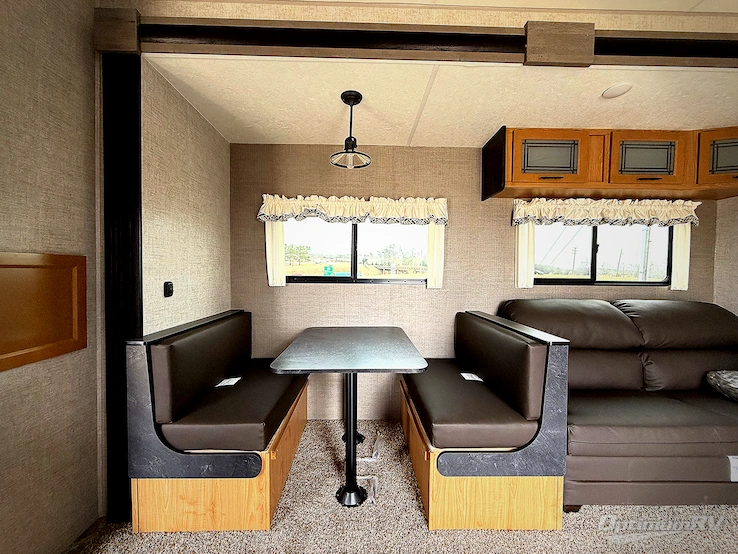 2025 HL Enterprise Hy-Line 38 Premier RV Photo 1