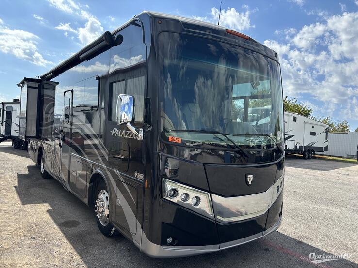 2022 Thor Palazzo 33.6 RV Photo 1