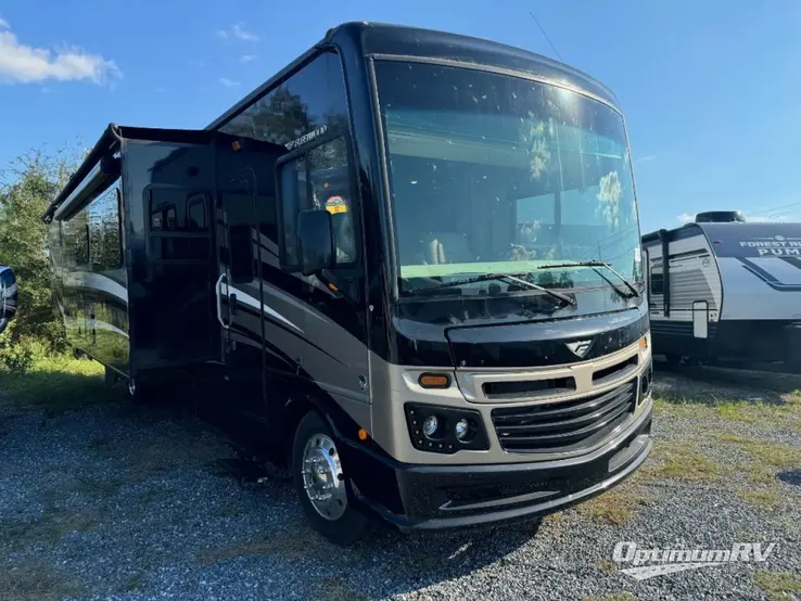 2017 Fleetwood Bounder 35P RV Photo 1