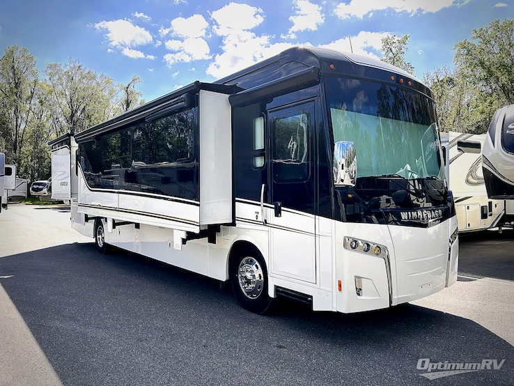 2018 Winnebago Horizon 40A RV Photo 1