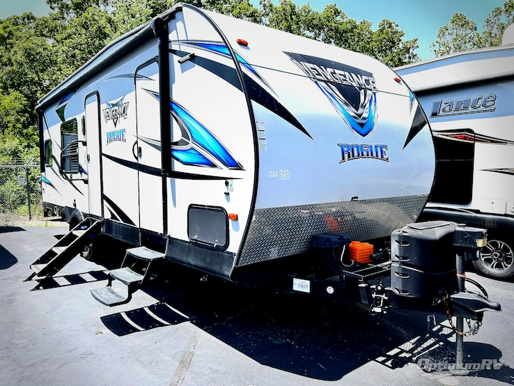 2018 Forest River Vengeance Rogue 25V RV Photo 1