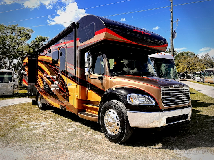 2018 Jayco Seneca 37HJ RV Photo 1