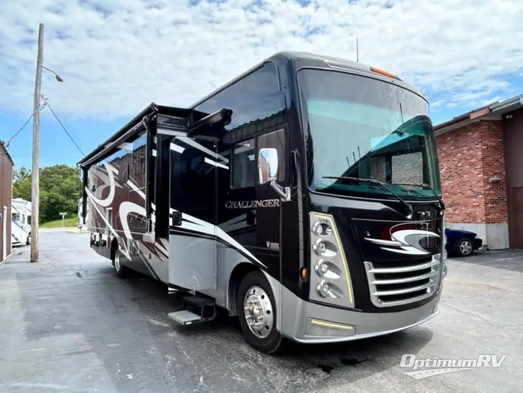 2021 Thor Challenger 37FH RV Photo 1