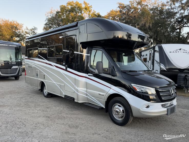 2020 Winnebago Navion 24J RV Photo 1