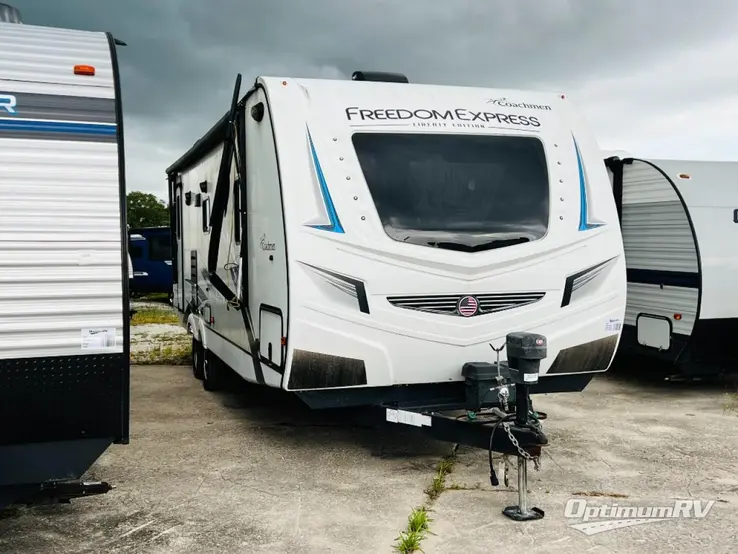 2020 Coachmen Freedom Express Ultra Lite 279RLDS RV Photo 1