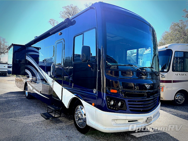 2018 Fleetwood Bounder 34S RV Photo 1