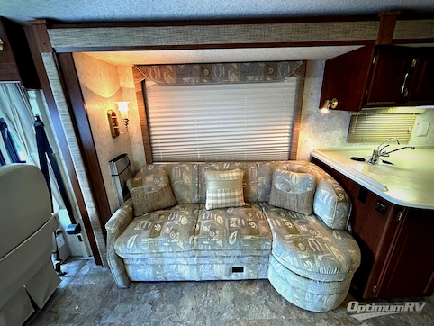 2004 Winnebago Journey 39K RV Photo 3