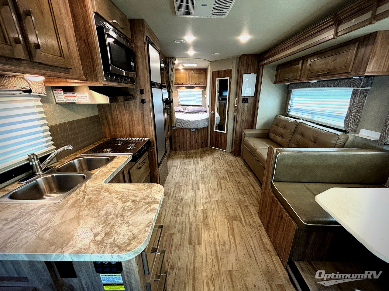 2019 Entegra Odyssey 25R Photo 4