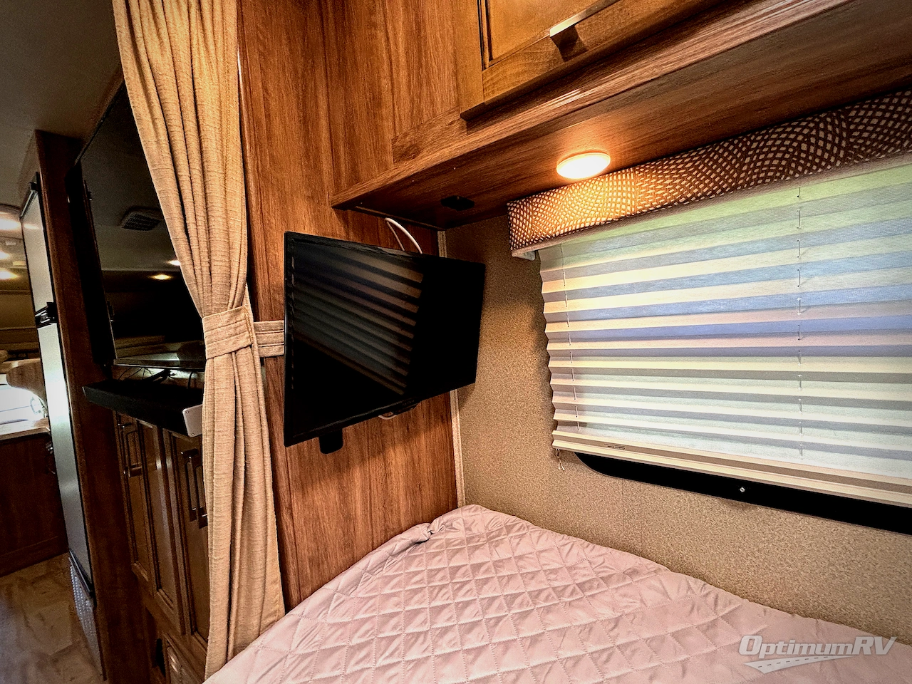 2019 Entegra Odyssey 25R Photo 18