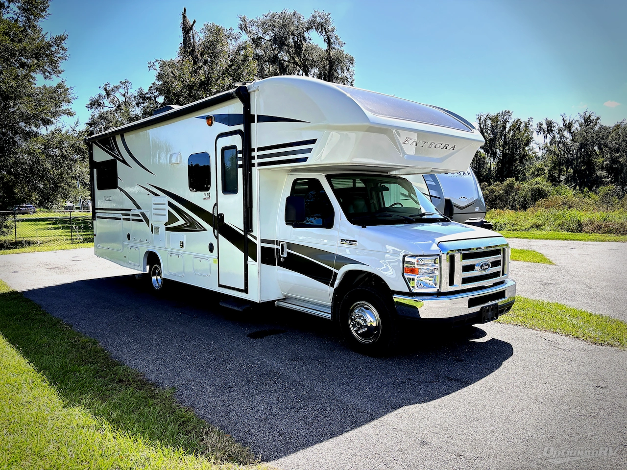 2019 Entegra Odyssey 25R Photo 1