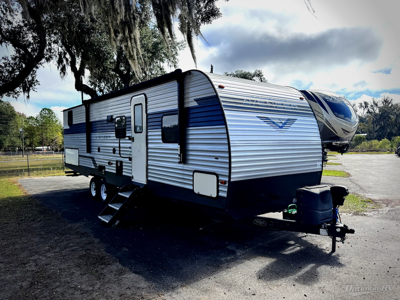 2022 Prime Time Avenger 27DBS Photo 1