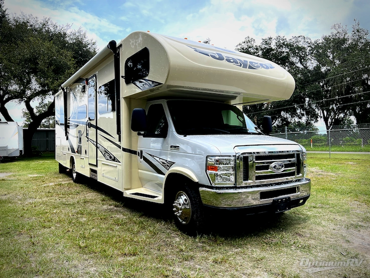 2017 Jayco Greyhawk 31DS RV Photo 1