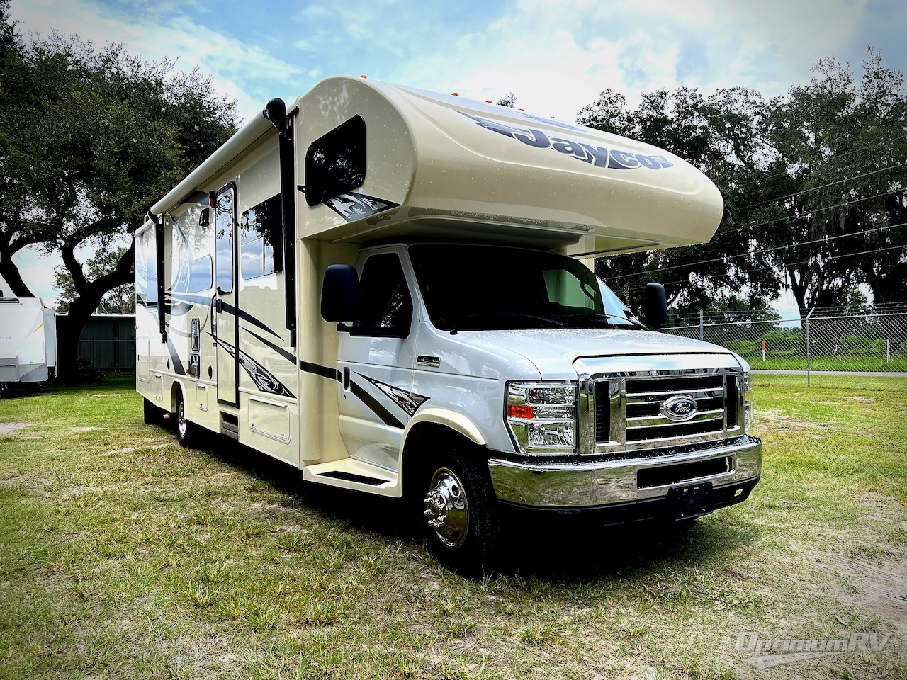 2017 Jayco Greyhawk 31DS Photo 1