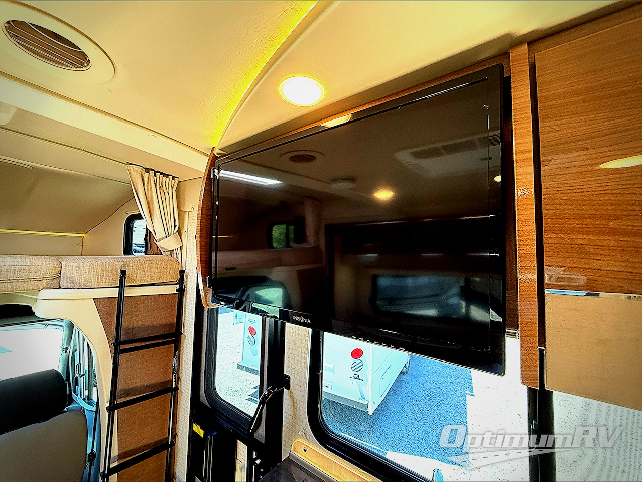 2016 Itasca Navion 24J Photo 9