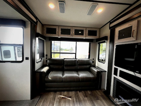 2021 Keystone Montana High Country 295RL RV Photo 2