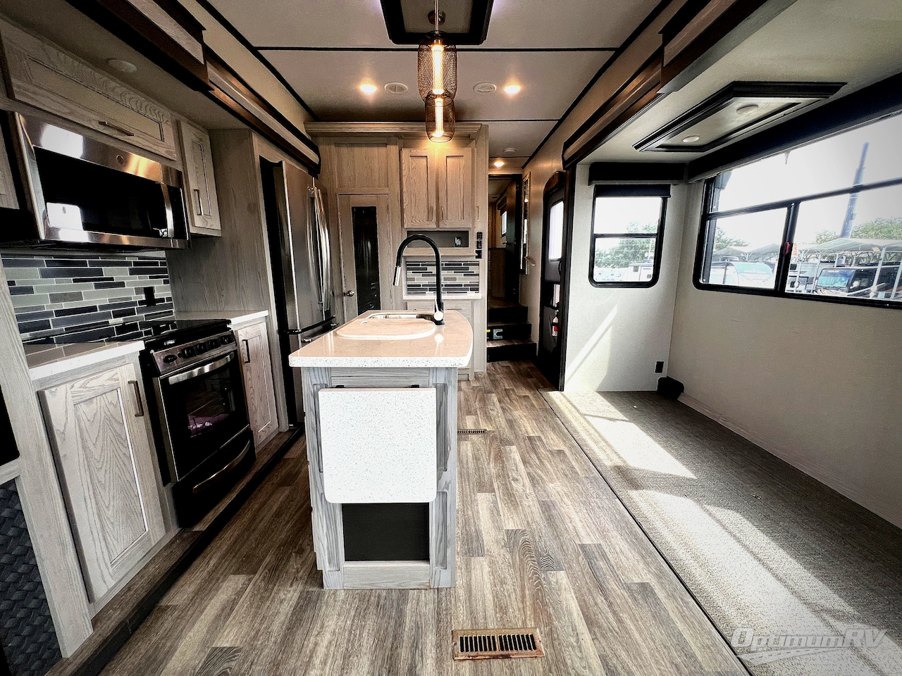 2021 Keystone Montana High Country 295RL Photo 19