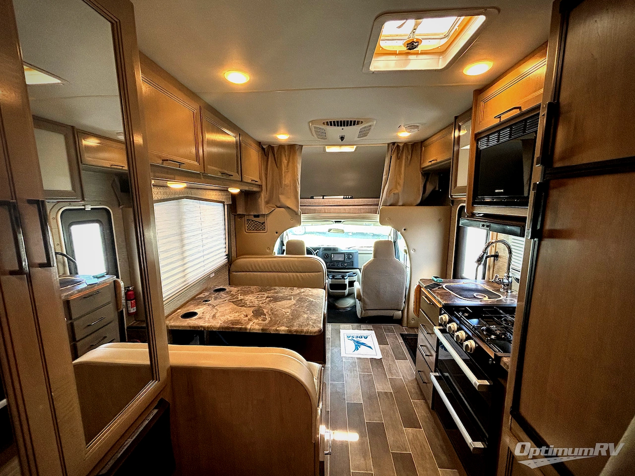 2022 Thor Chateau 22E Photo 11