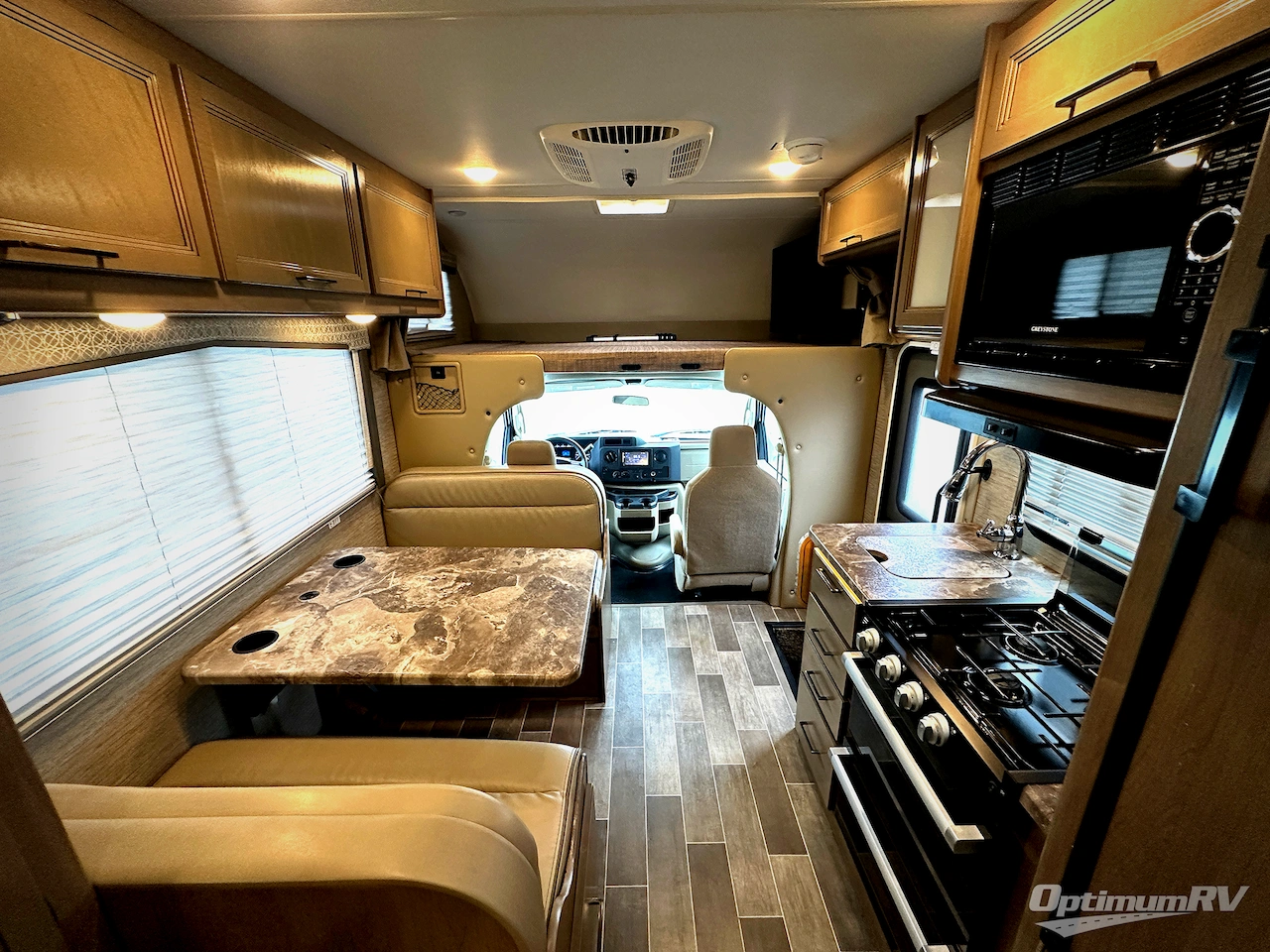 2022 Thor Chateau 22E Photo 8