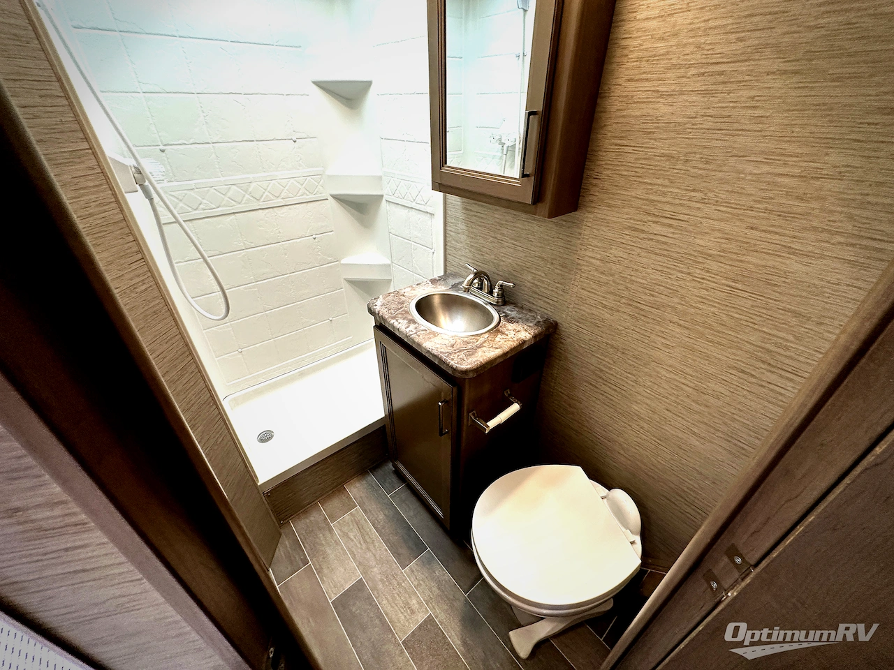 2022 Thor Chateau 22E Photo 15