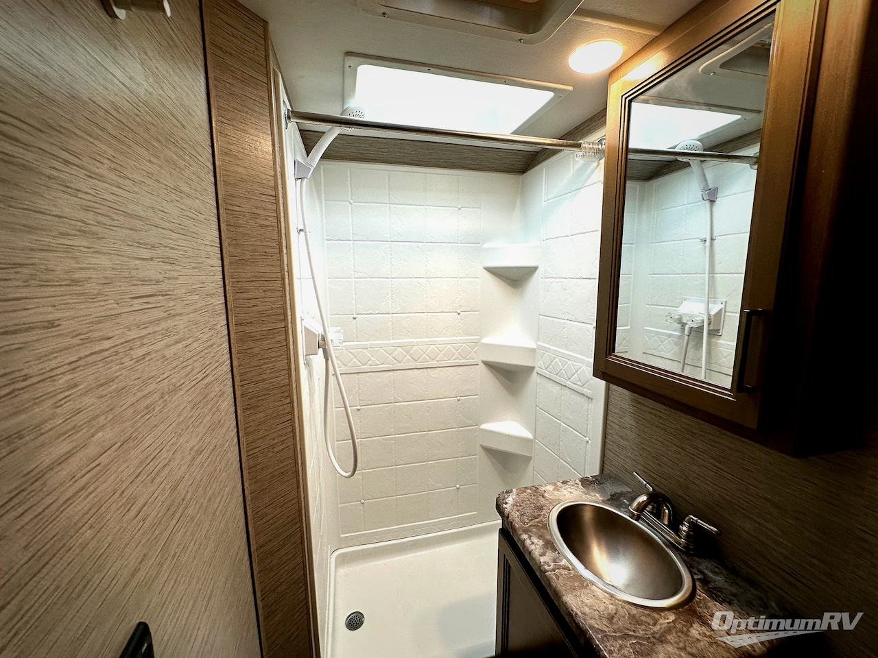 2022 Thor Chateau 22E Photo 16