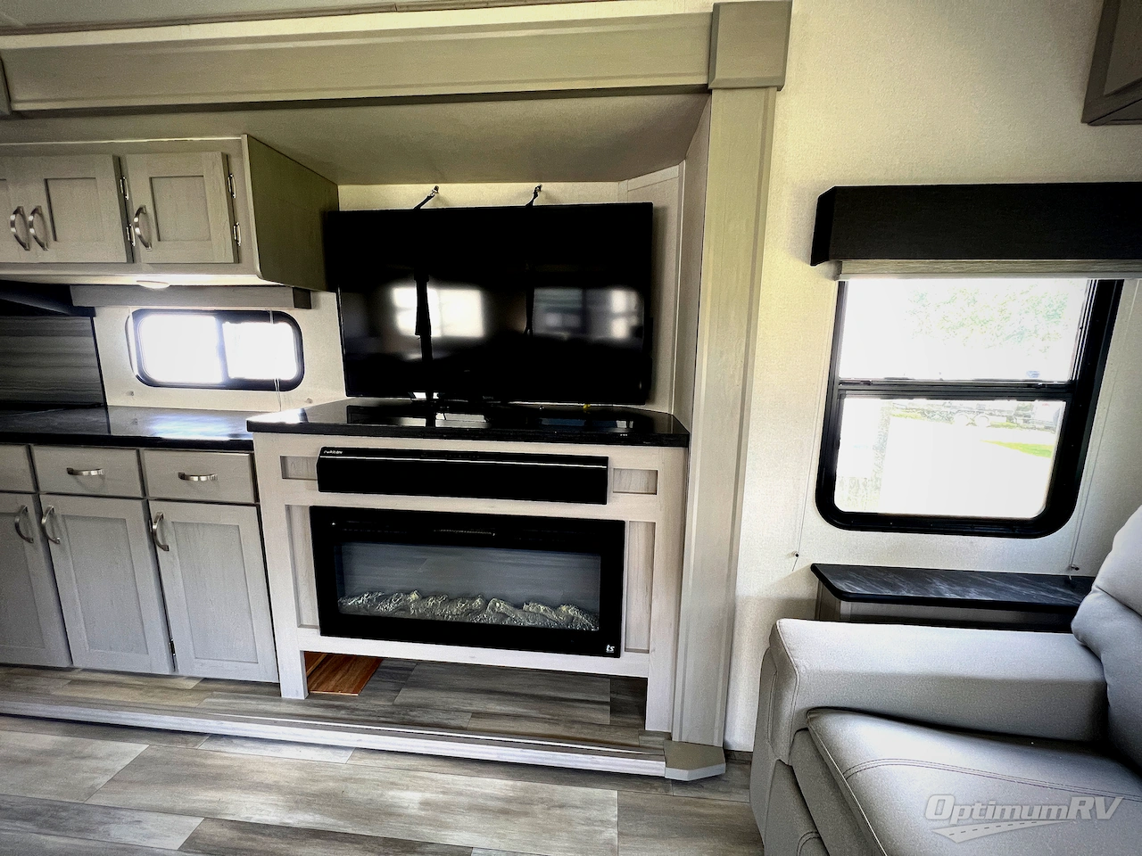 2023 Prime Time Tracer 29RLS Photo 8