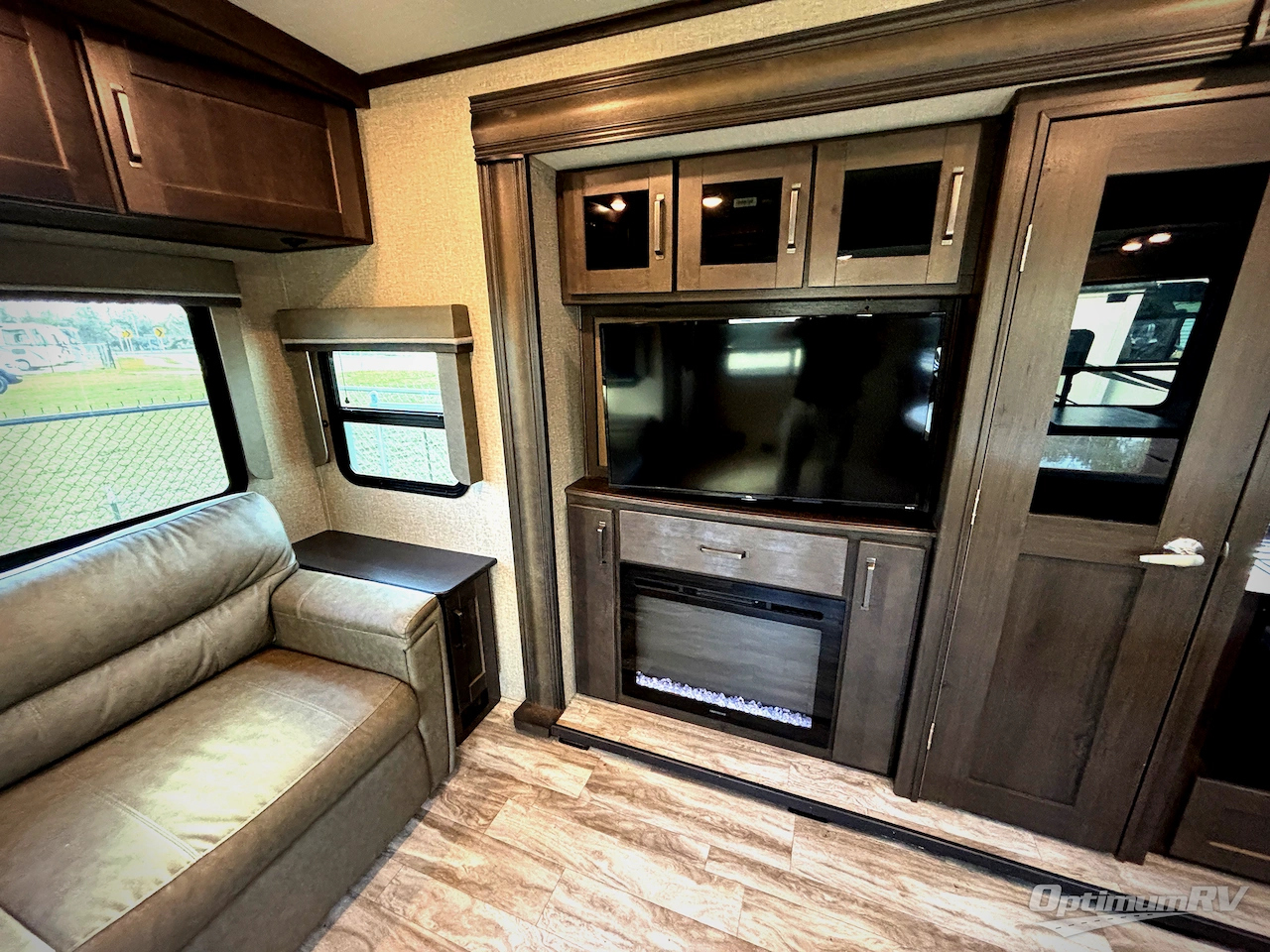 2022 Grand Design Reflection 315RLTS Photo 7