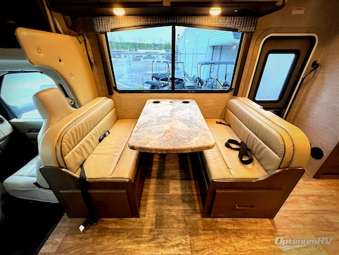 2023 Thor Chateau 27R RV Photo 2