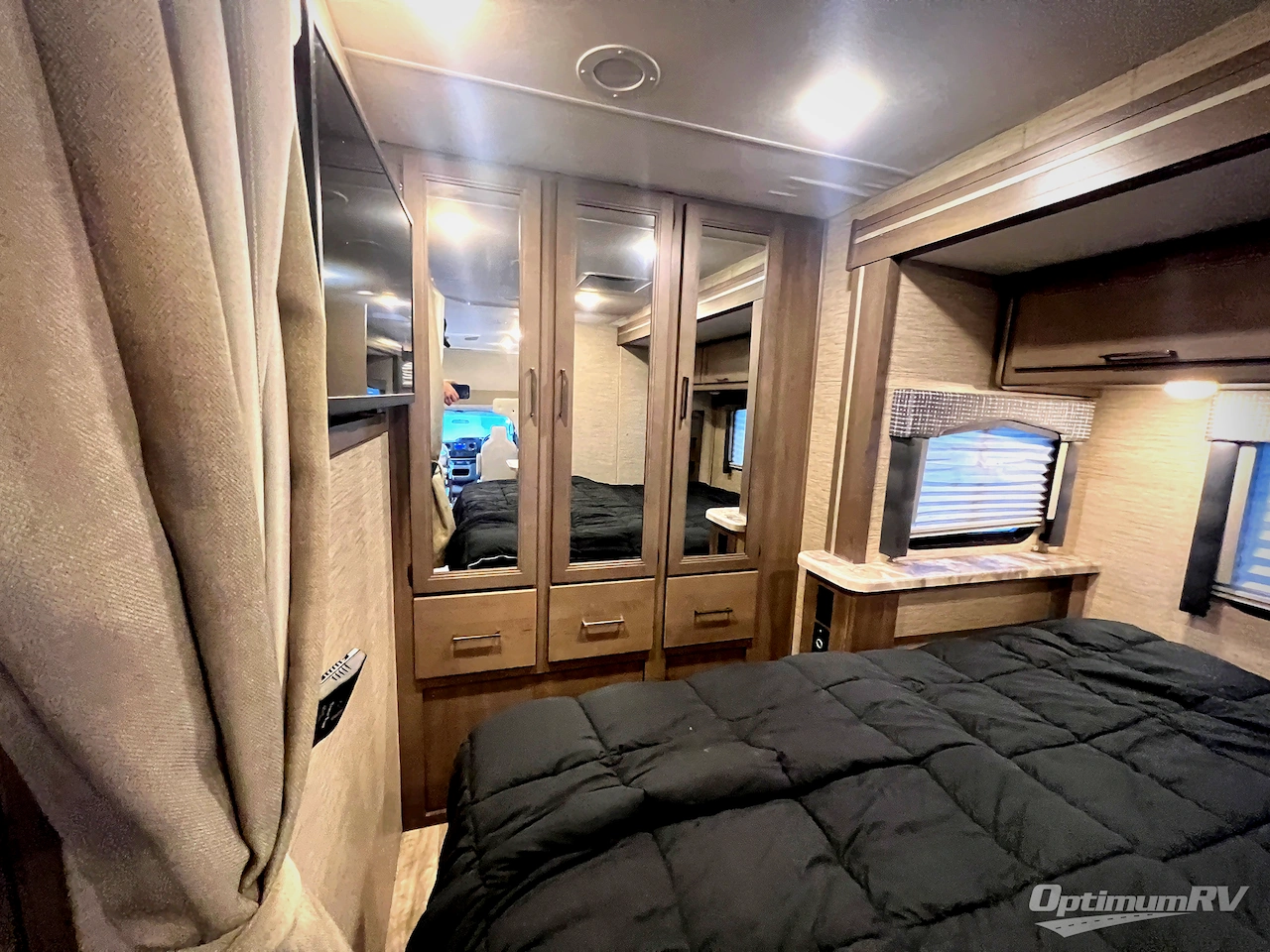 2023 Thor Chateau 27R Photo 19