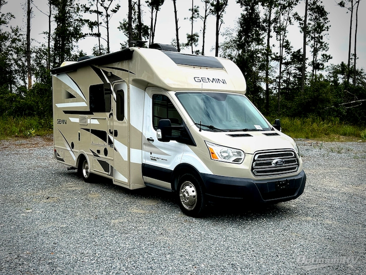 2017 Thor Gemini 23TB RV Photo 1