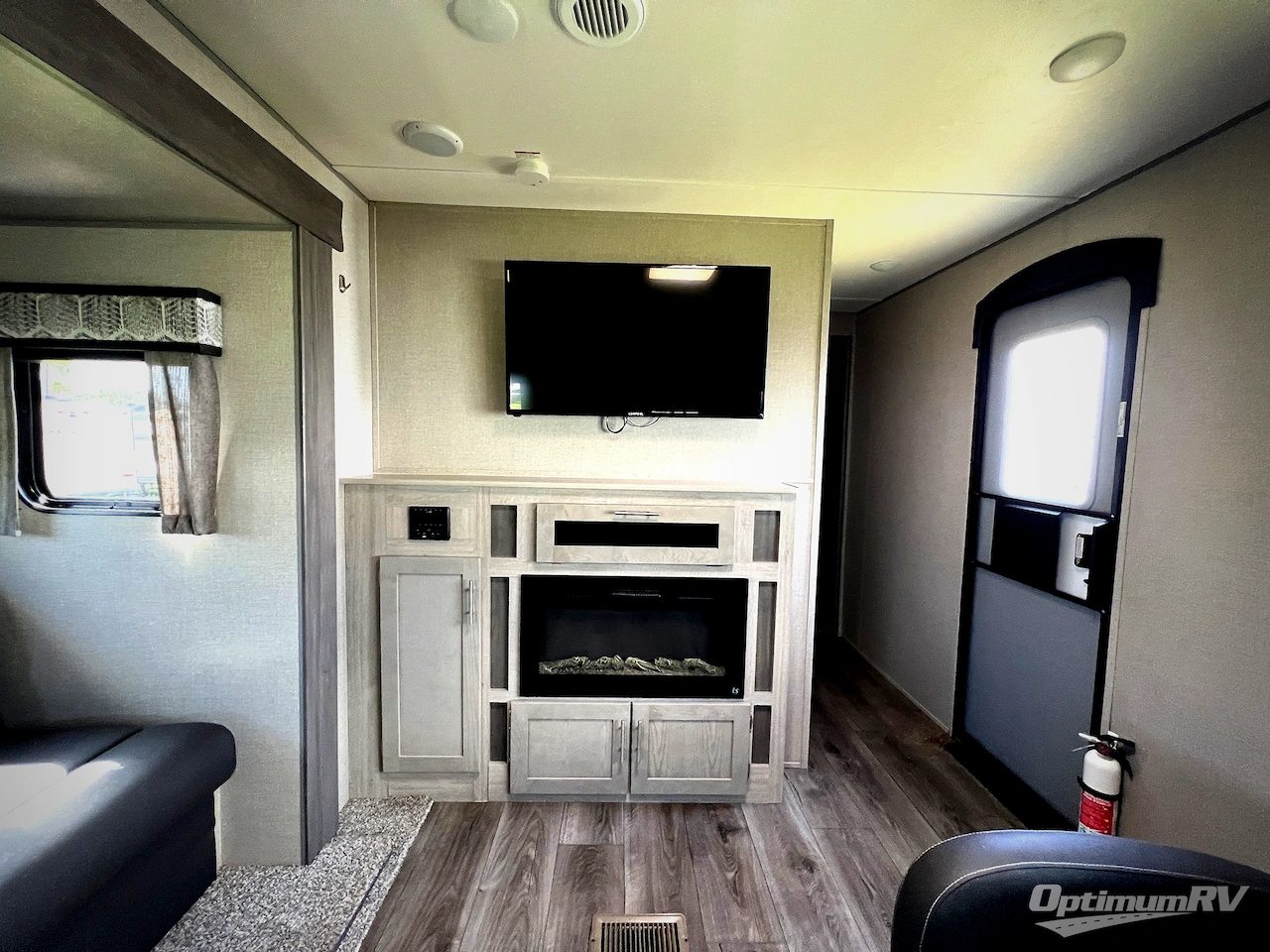 2022 Coachmen Catalina Legacy 303RKDS Photo 6