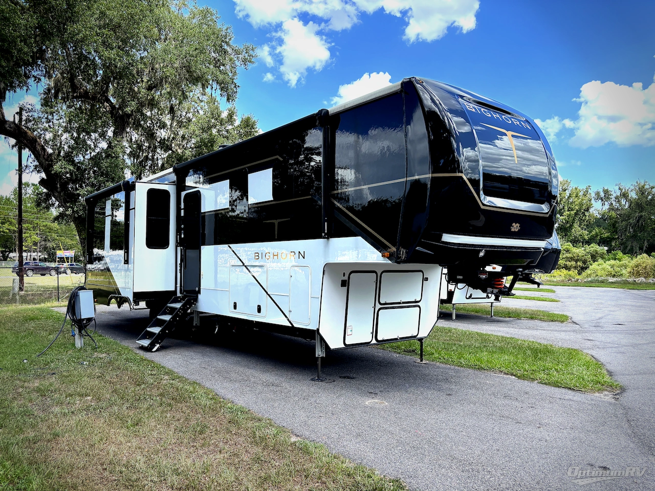 2025 Heartland Bighorn 331RL Photo 1