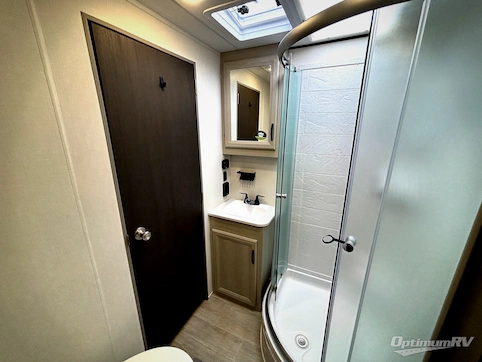 2027 Coachmen Catalina Legacy Edition 293TQBSCK RV Photo 3