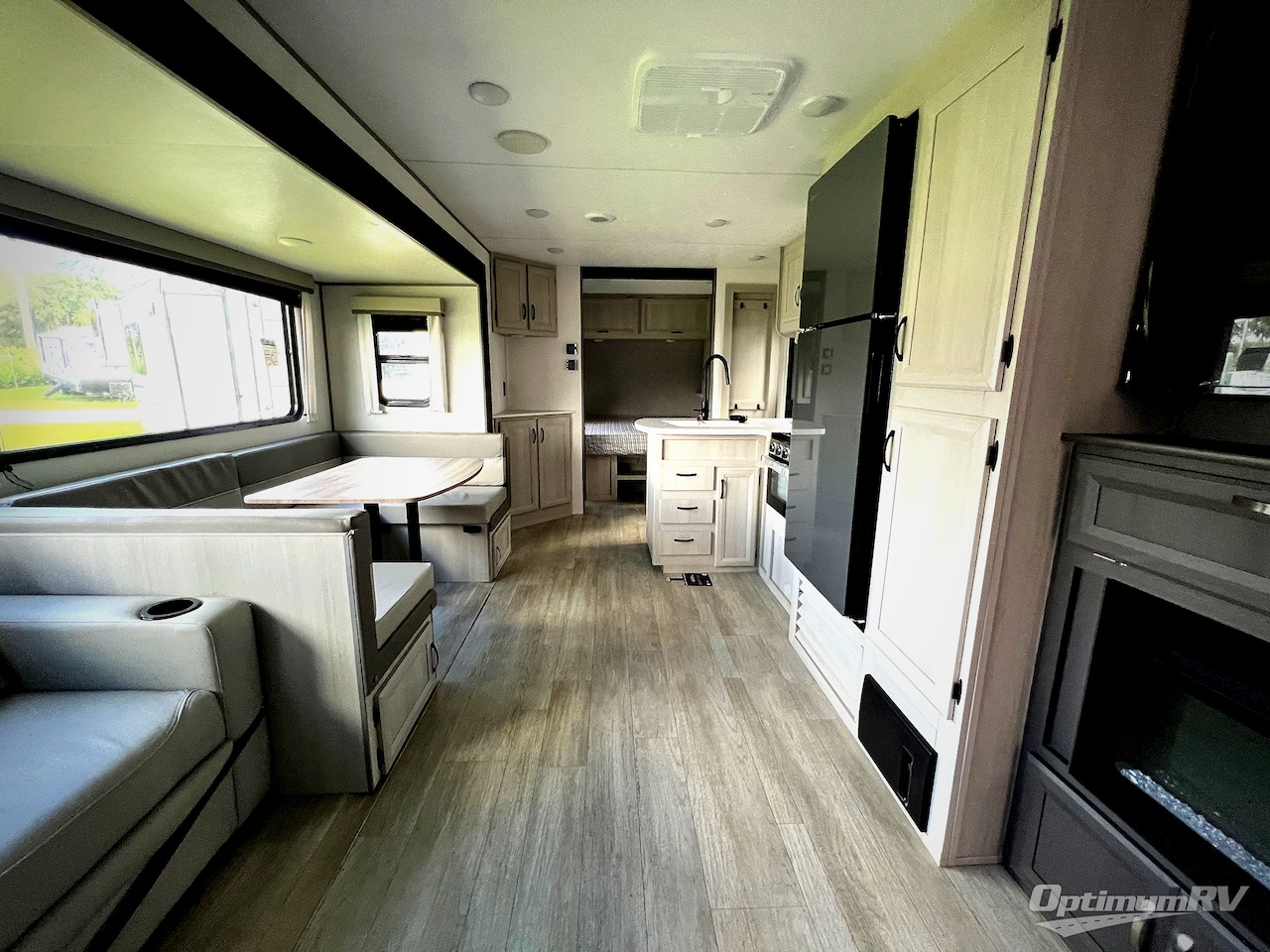 2027 Coachmen Catalina Legacy Edition 273DBHCK Photo 6