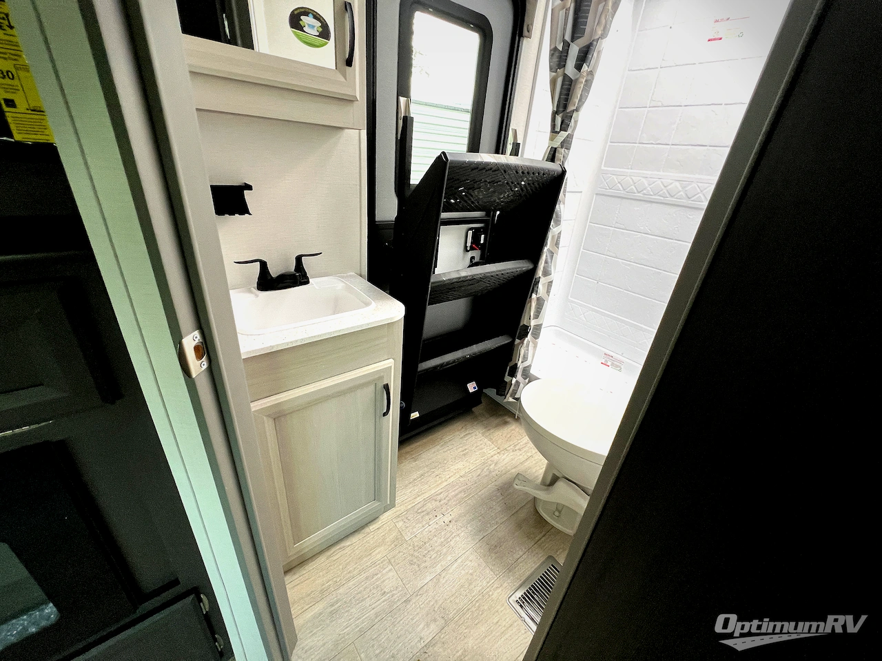 2027 Coachmen Catalina Legacy Edition 273DBHCK Photo 15