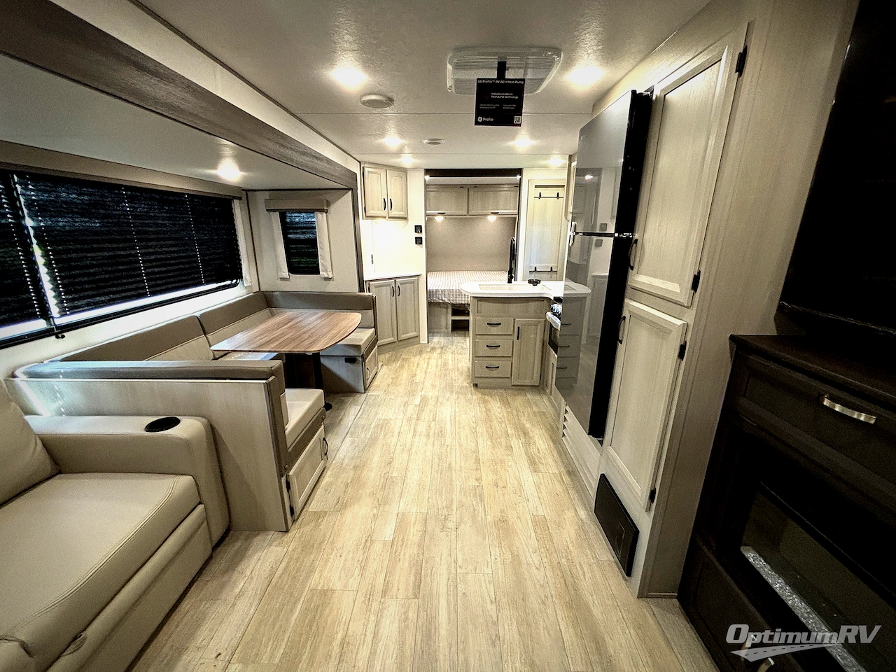 2027 Coachmen Catalina Legacy Edition 273DBHCK Photo 5