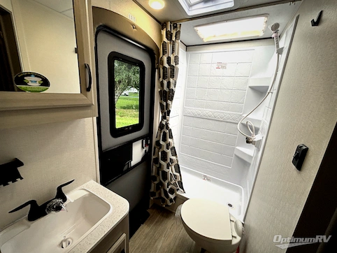 2027 Coachmen Catalina Legacy Edition 273DBHCK RV Photo 4