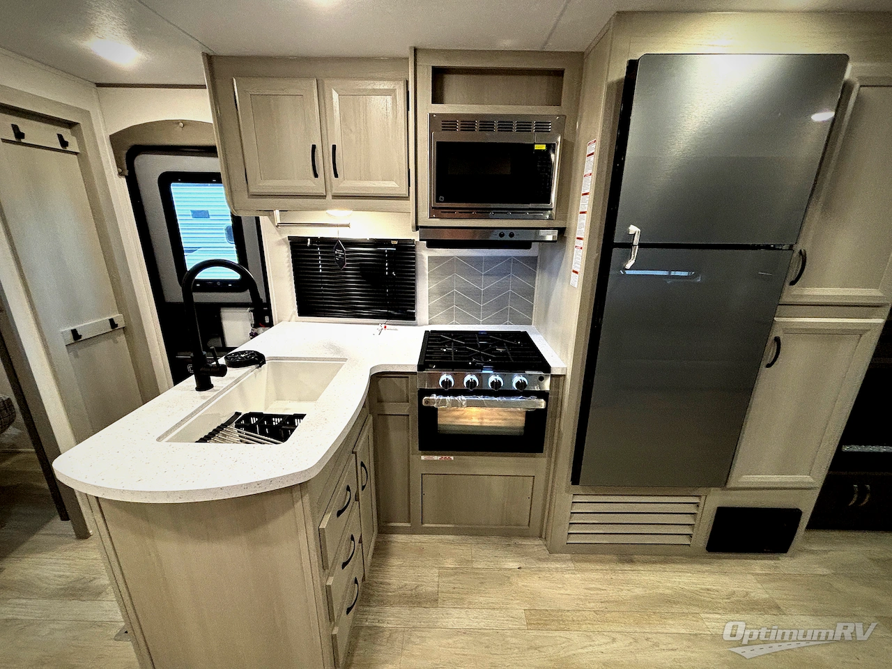 2027 Coachmen Catalina Legacy Edition 273DBHCK Photo 6
