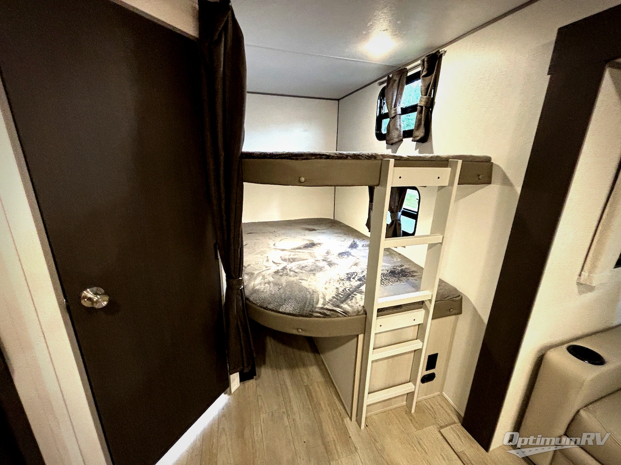 2027 Coachmen Catalina Legacy Edition 273DBHCK Photo 12