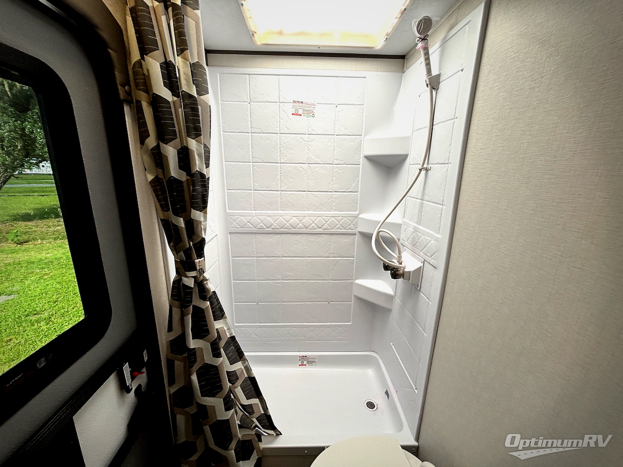 2027 Coachmen Catalina Legacy Edition 273DBHCK Photo 17