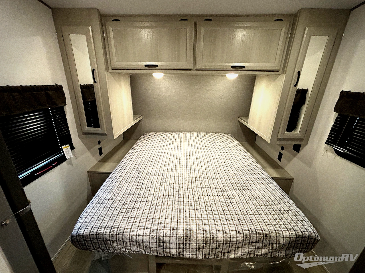 2027 Coachmen Catalina Legacy Edition 273DBHCK Photo 7
