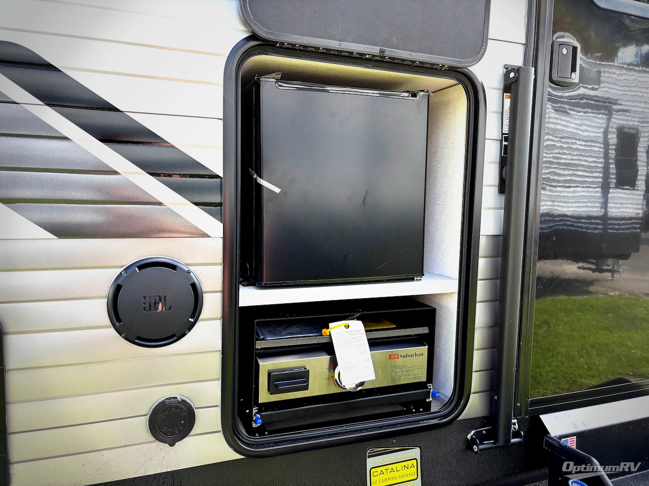 2027 Coachmen Catalina Legacy Edition 273DBHCK Photo 18