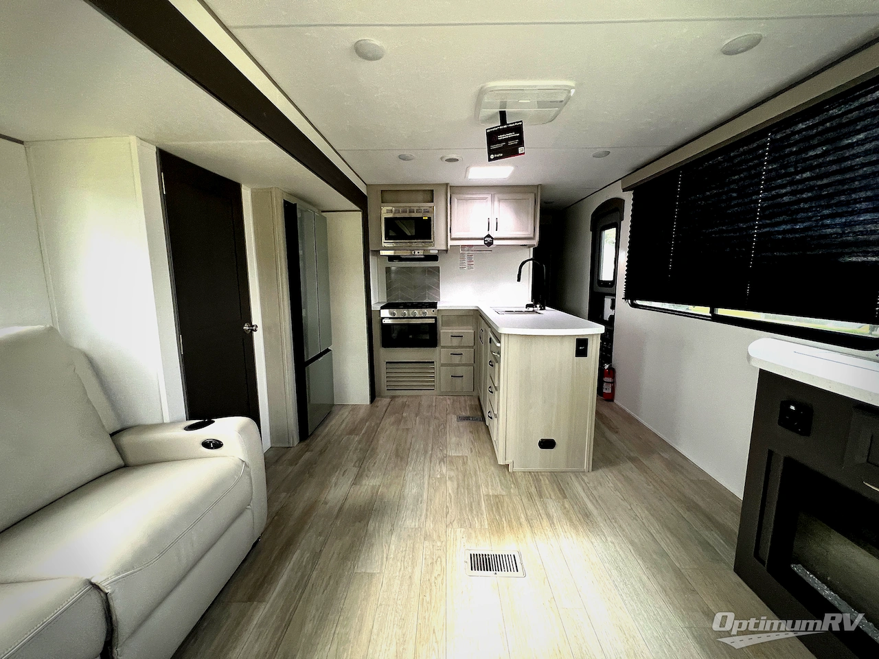 2027 Coachmen Catalina Legacy Edition 283RNR Photo 20