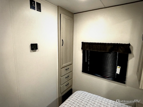 2027 Coachmen Catalina Legacy Edition 283RNR RV Photo 3