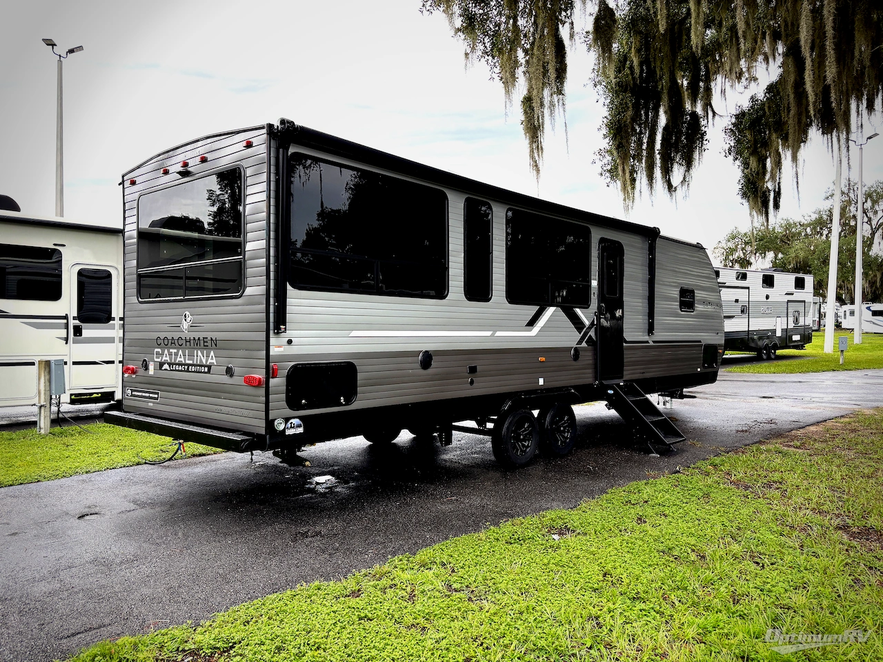 2027 Coachmen Catalina Legacy Edition 283RNR Photo 2