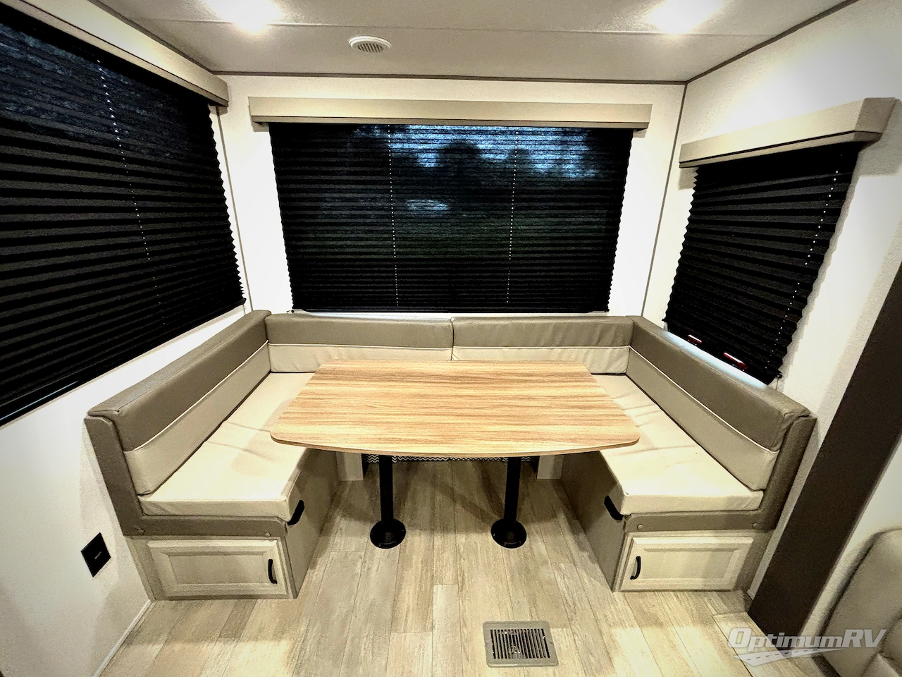 2027 Coachmen Catalina Legacy Edition 283RNR Photo 15