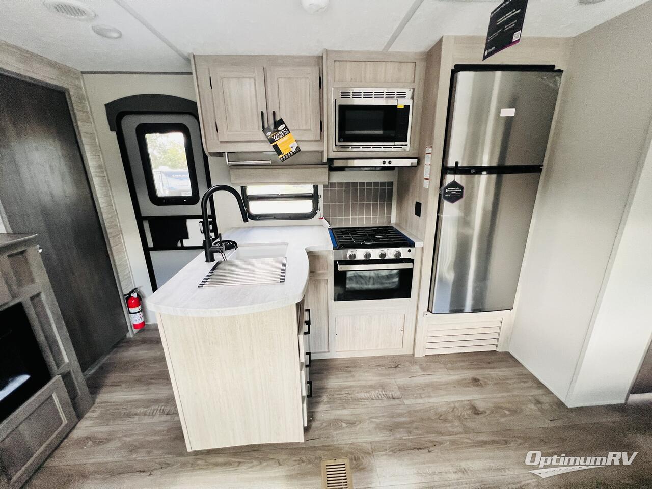 2025 Coachmen Catalina Legacy Edition 343BHTS Photo 10