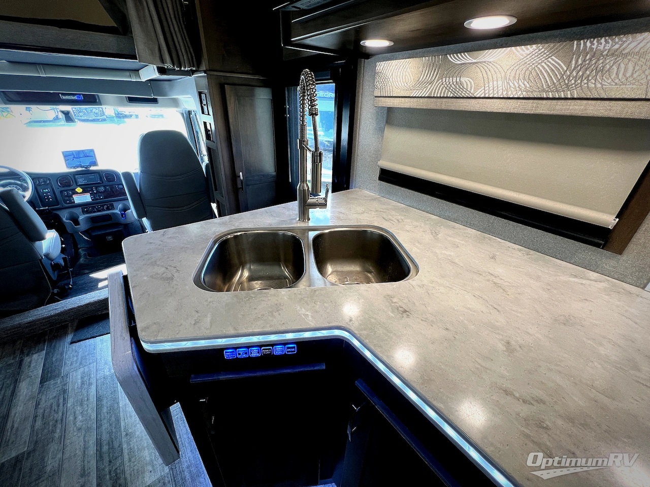 2022 Dynamax FORCE HD 34KD HD Photo 12